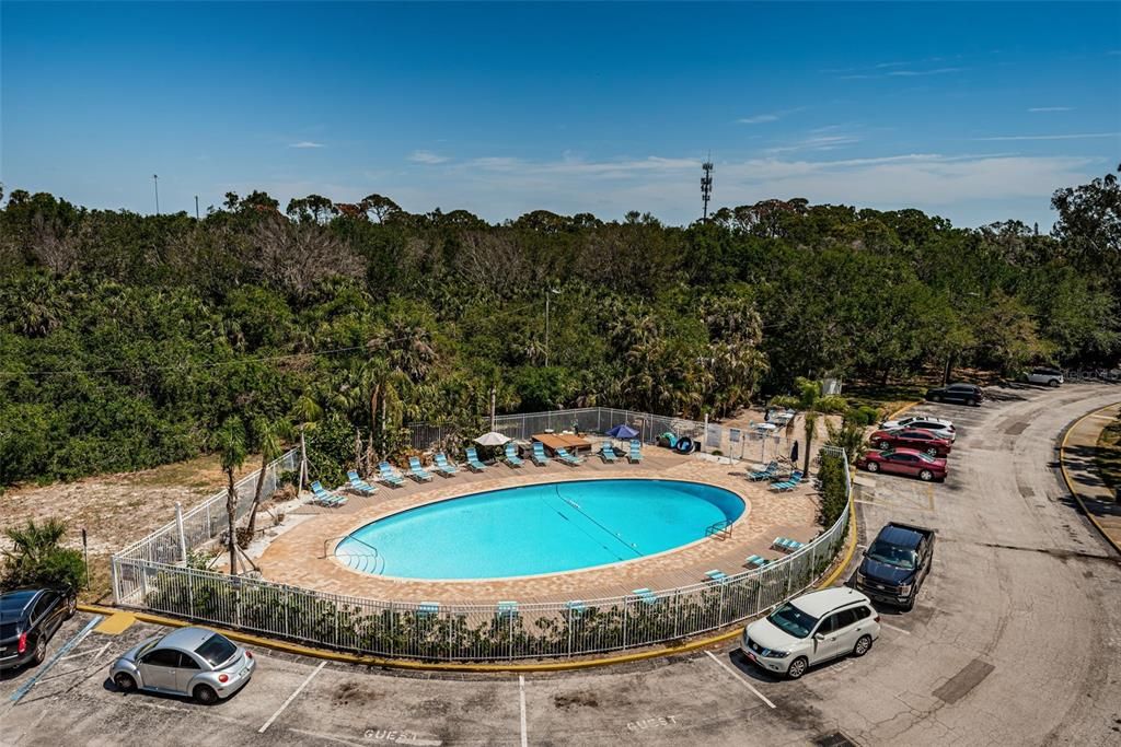 For Sale: $79,000 (1 beds, 1 baths, 708 Square Feet)