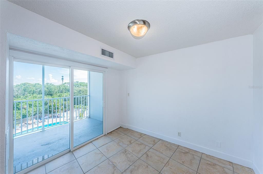 For Sale: $79,000 (1 beds, 1 baths, 708 Square Feet)