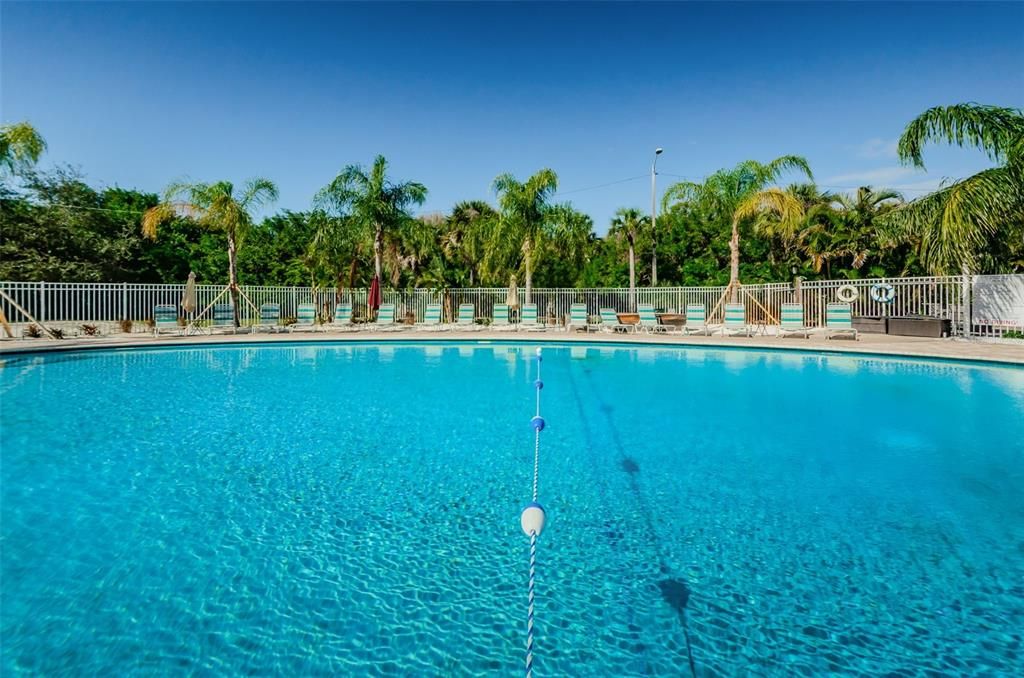 For Sale: $79,000 (1 beds, 1 baths, 708 Square Feet)