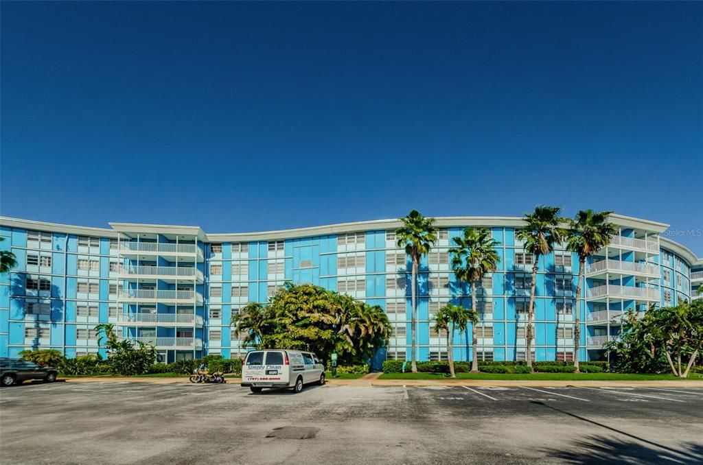 For Sale: $79,000 (1 beds, 1 baths, 708 Square Feet)