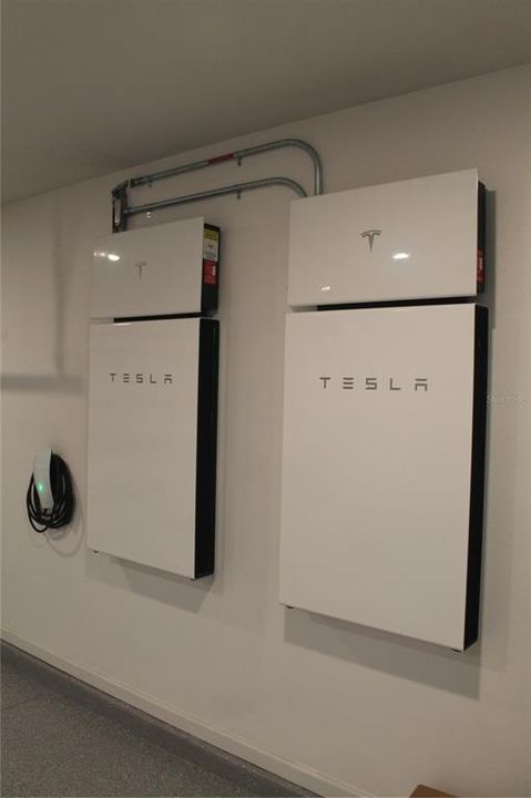 Active With Contract: $599,900 (6 beds, 3 baths, 3082 Square Feet)