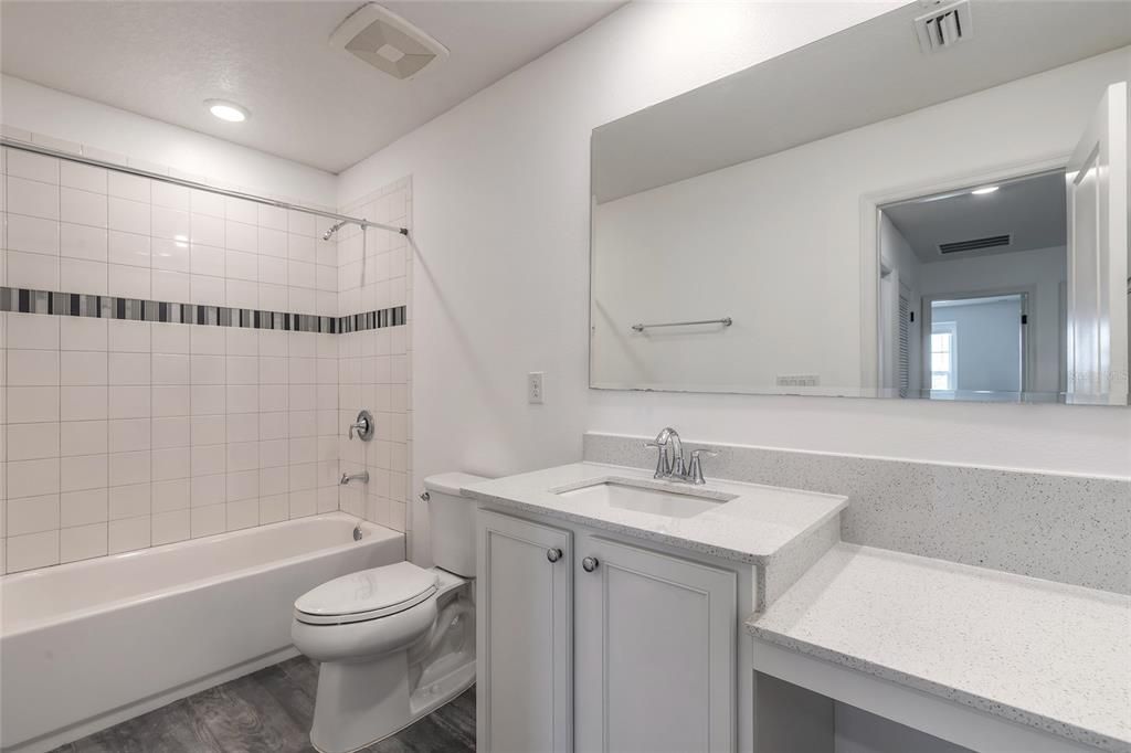 Active With Contract: $599,900 (6 beds, 3 baths, 3082 Square Feet)