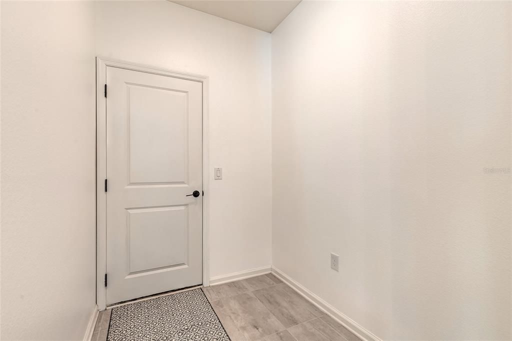 Active With Contract: $599,900 (6 beds, 3 baths, 3082 Square Feet)