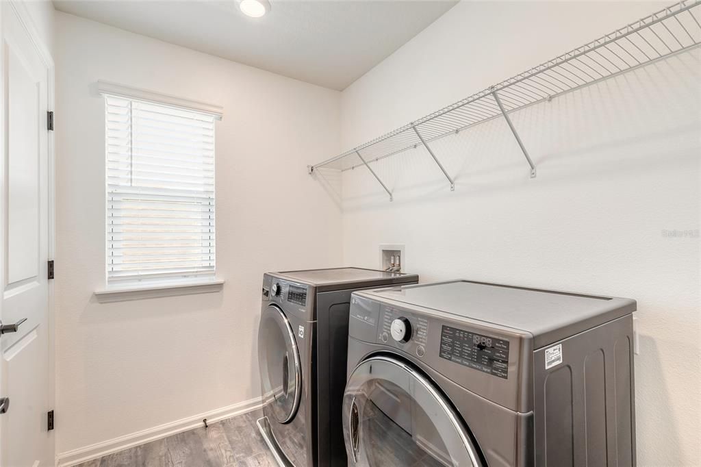 Active With Contract: $599,900 (6 beds, 3 baths, 3082 Square Feet)