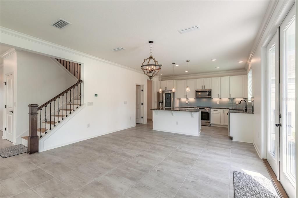 Active With Contract: $599,900 (6 beds, 3 baths, 3082 Square Feet)