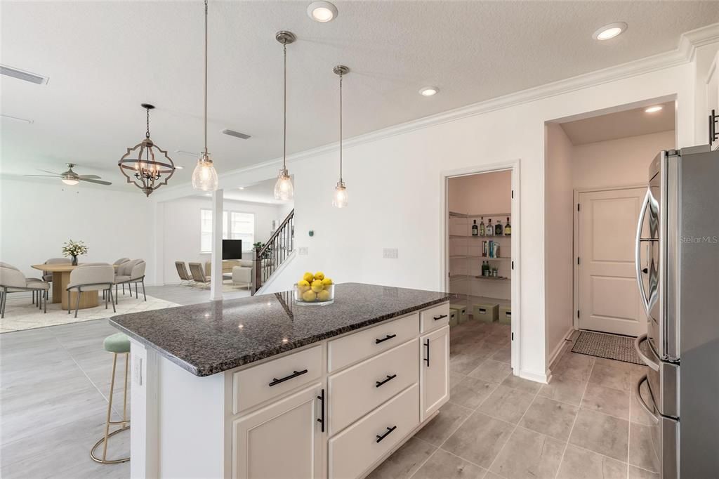 Active With Contract: $599,900 (6 beds, 3 baths, 3082 Square Feet)