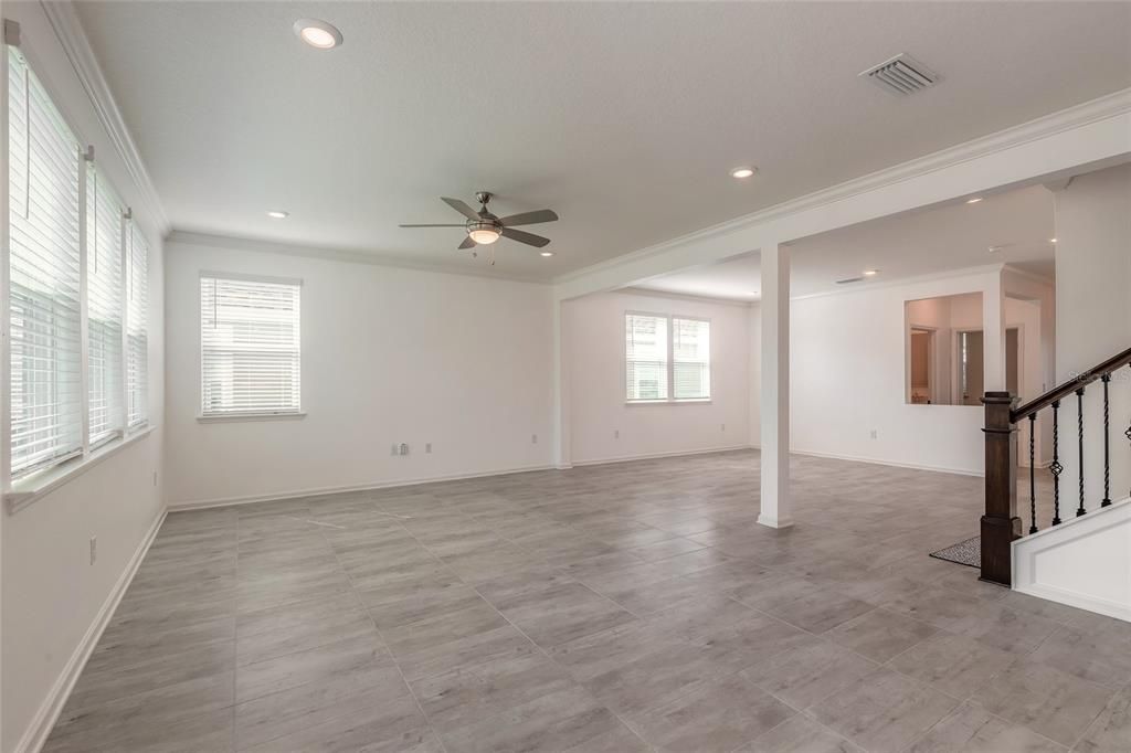 Active With Contract: $599,900 (6 beds, 3 baths, 3082 Square Feet)