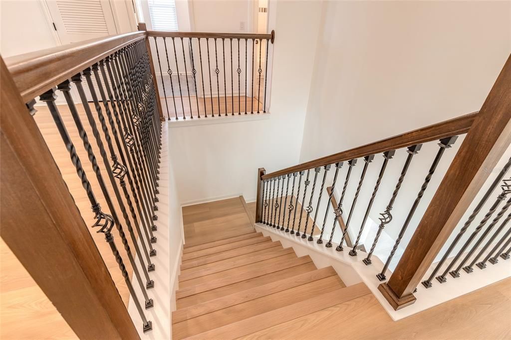 Active With Contract: $599,900 (6 beds, 3 baths, 3082 Square Feet)