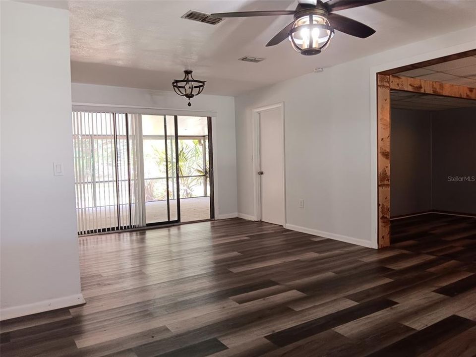 Activo con contrato: $245,000 (3 camas, 1 baños, 1344 Pies cuadrados)