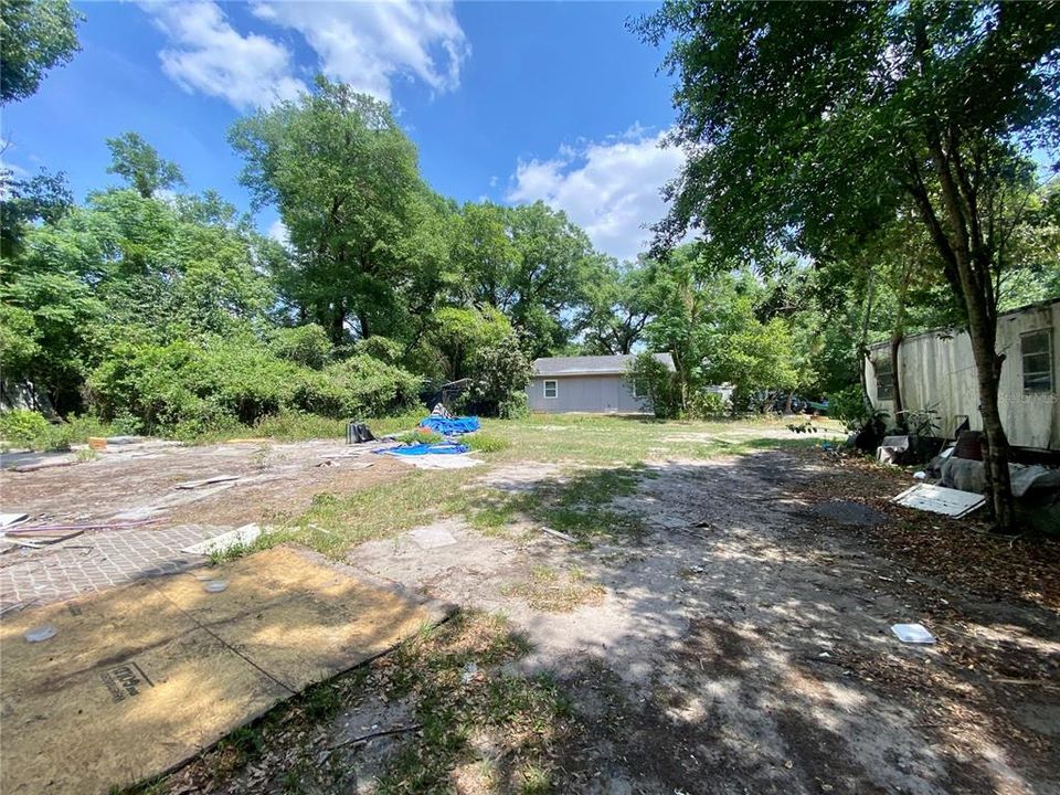 合同活跃: $80,000 (0.45 acres)