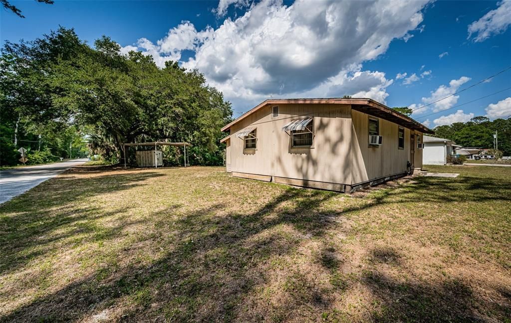 For Sale: $229,900 (2 beds, 1 baths, 920 Square Feet)