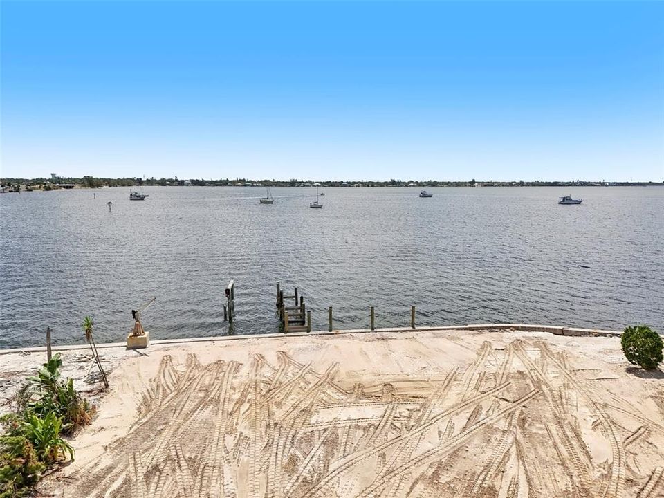 最近售出: $650,000 (0.22 acres)