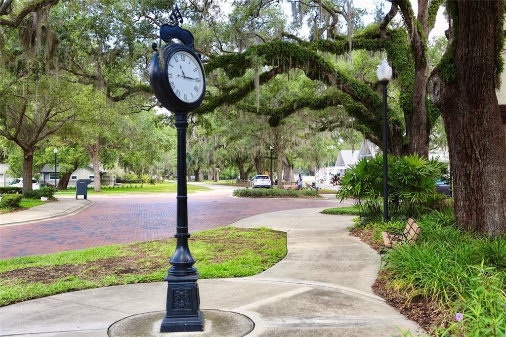 Active With Contract: $895,000 (0.96 acres)