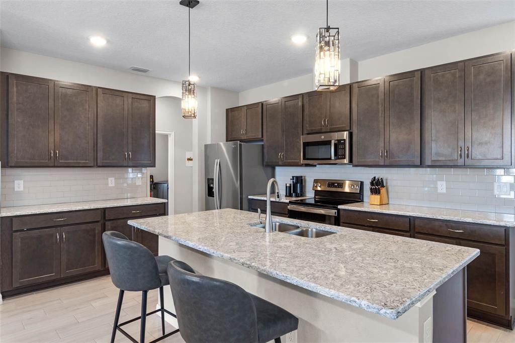 Active With Contract: $359,000 (3 beds, 2 baths, 2102 Square Feet)