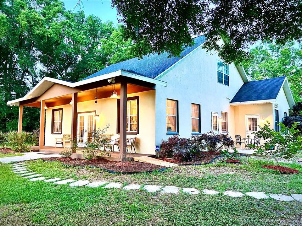 Active With Contract: $565,000 (3 beds, 2 baths, 2288 Square Feet)