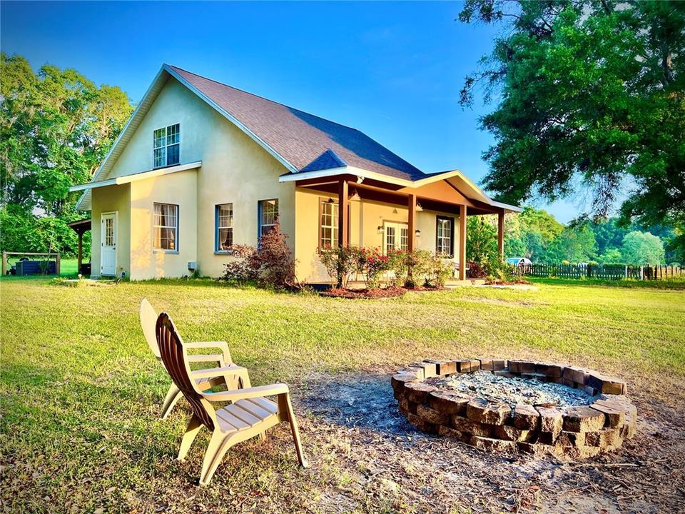 Active With Contract: $565,000 (3 beds, 2 baths, 2288 Square Feet)