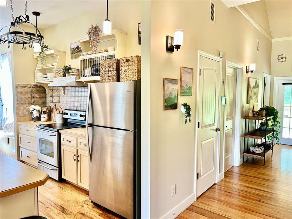 Active With Contract: $565,000 (3 beds, 2 baths, 2288 Square Feet)