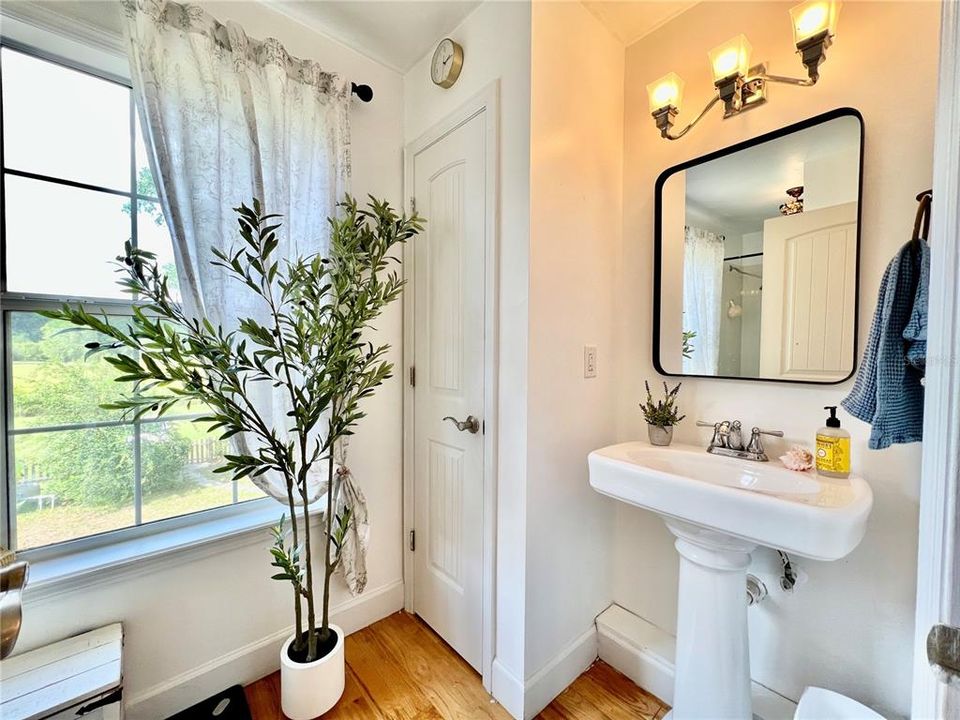 Active With Contract: $565,000 (3 beds, 2 baths, 2288 Square Feet)