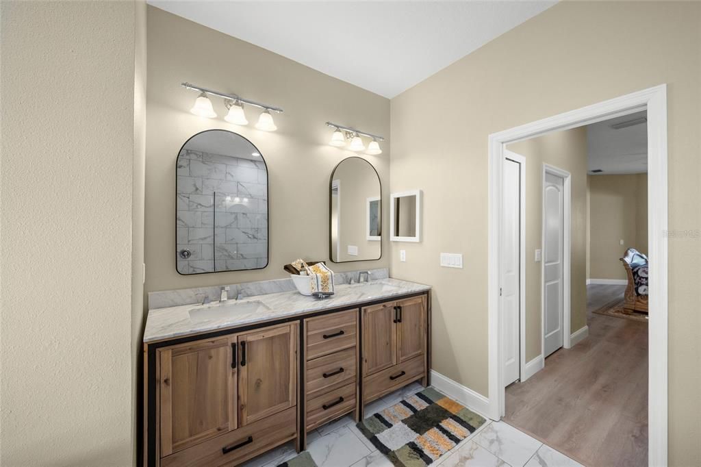 Под контрактом: $599,000 (4 спален, 3 ванн, 2377 Квадратных фут)