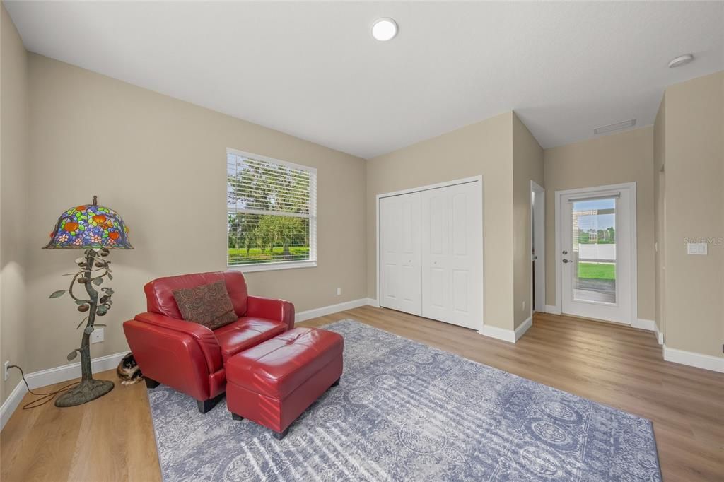 Под контрактом: $599,000 (4 спален, 3 ванн, 2377 Квадратных фут)