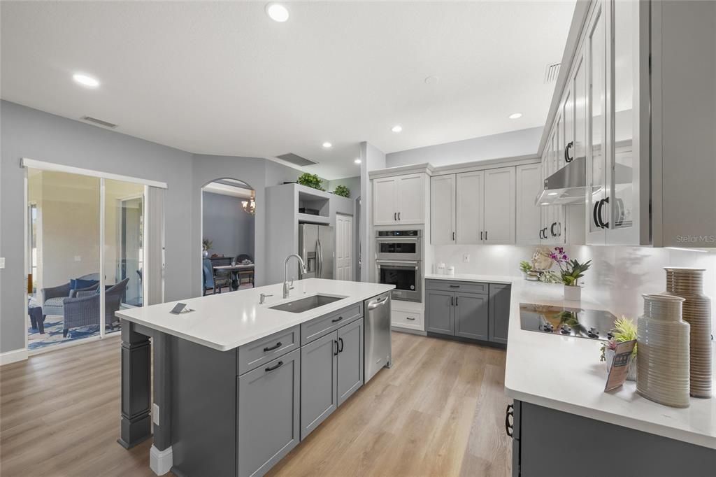 Под контрактом: $599,000 (4 спален, 3 ванн, 2377 Квадратных фут)