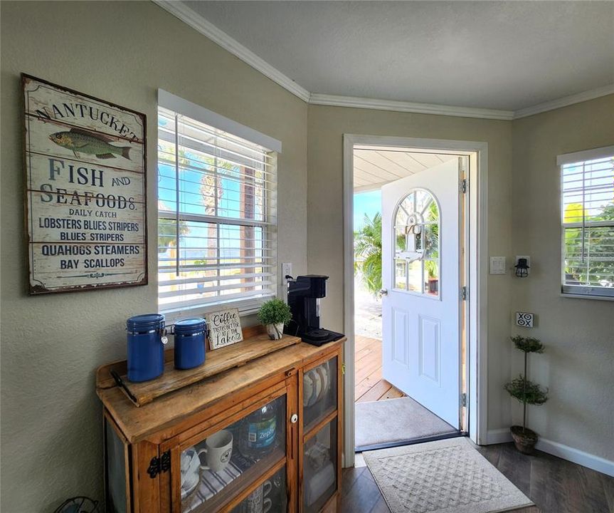 待售: $1,149,000 (2 贝兹, 2 浴室, 1695 平方英尺)