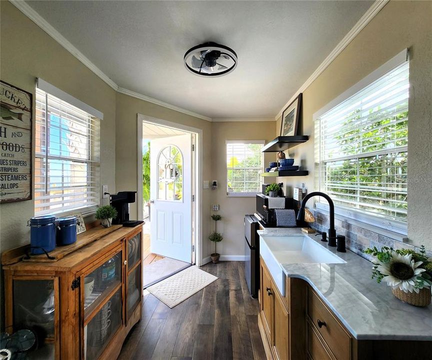 待售: $1,149,000 (2 贝兹, 2 浴室, 1695 平方英尺)