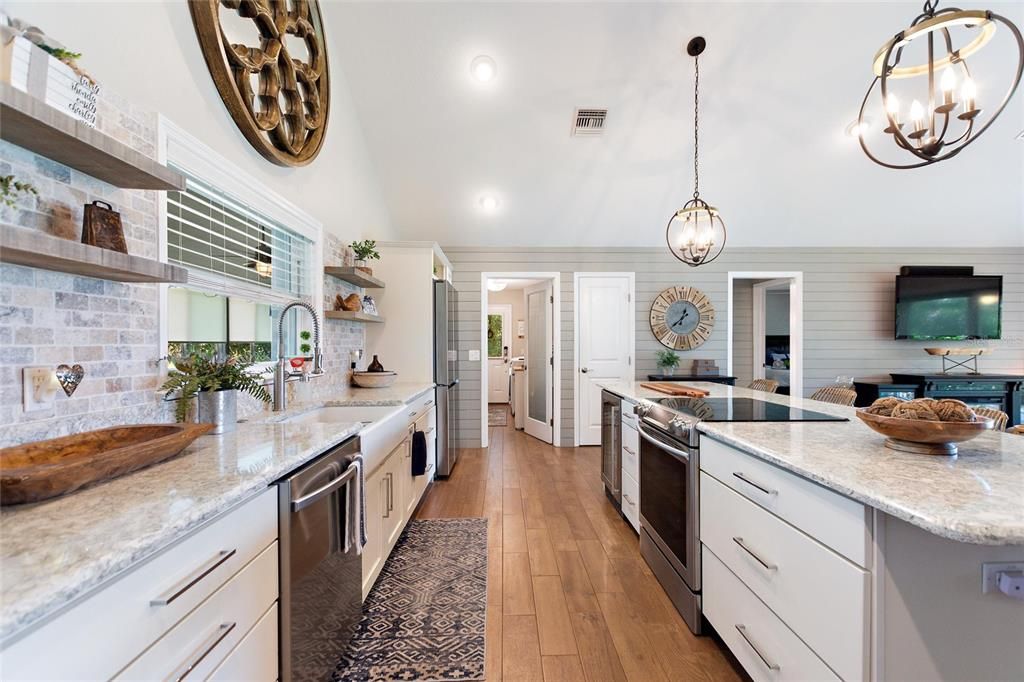 待售: $1,149,000 (2 贝兹, 2 浴室, 1695 平方英尺)