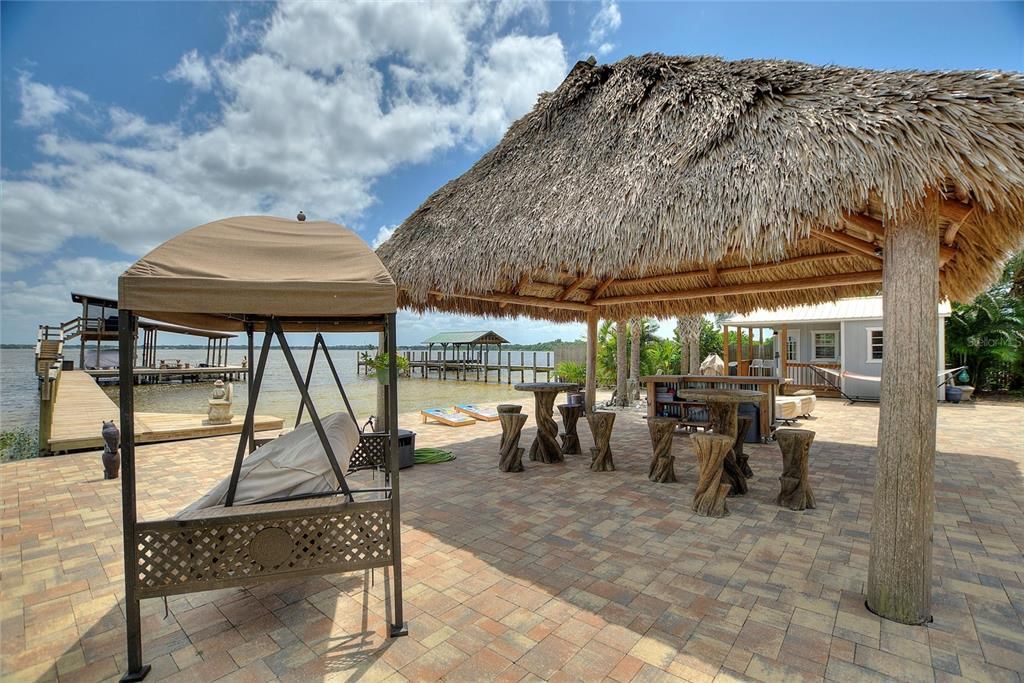 待售: $1,149,000 (2 贝兹, 2 浴室, 1695 平方英尺)