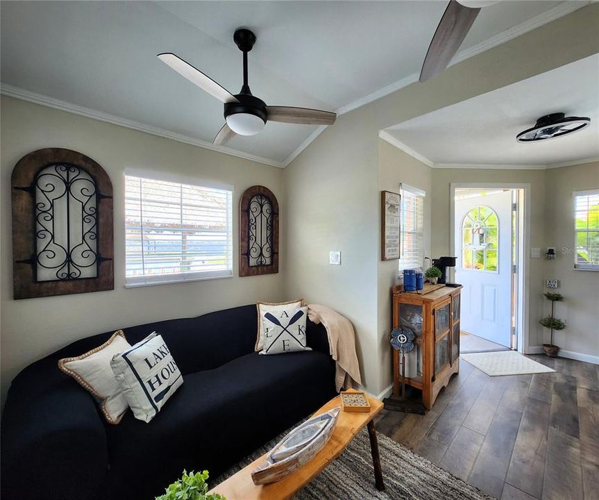 待售: $1,149,000 (2 贝兹, 2 浴室, 1695 平方英尺)