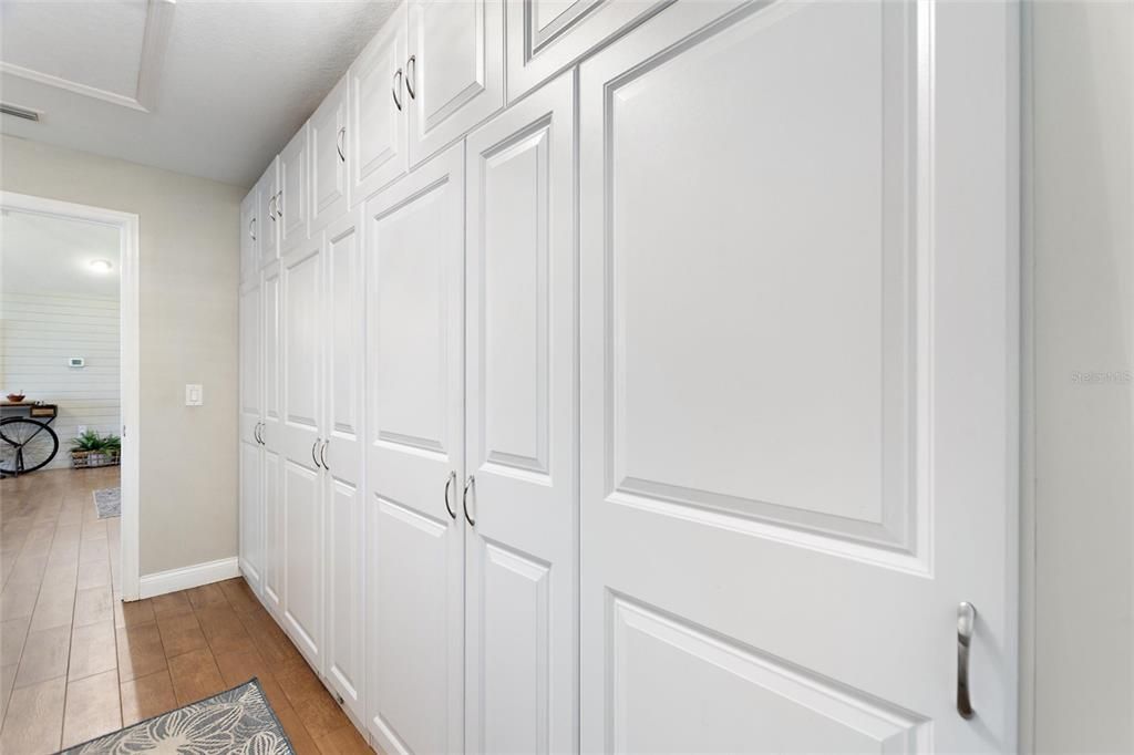 待售: $1,149,000 (2 贝兹, 2 浴室, 1695 平方英尺)