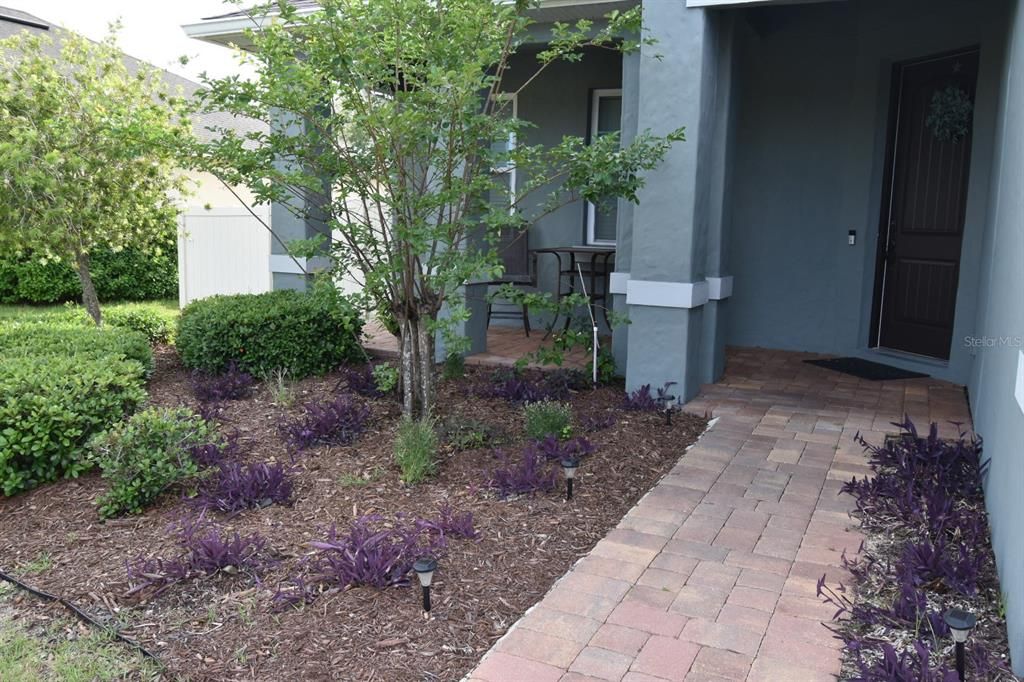 For Sale: $400,000 (3 beds, 2 baths, 1899 Square Feet)