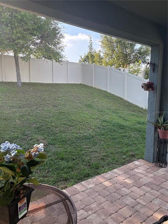 For Sale: $400,000 (3 beds, 2 baths, 1899 Square Feet)