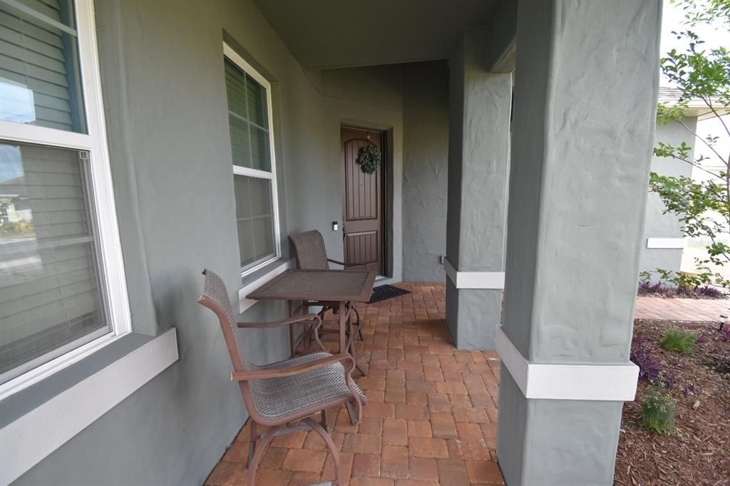 For Sale: $400,000 (3 beds, 2 baths, 1899 Square Feet)