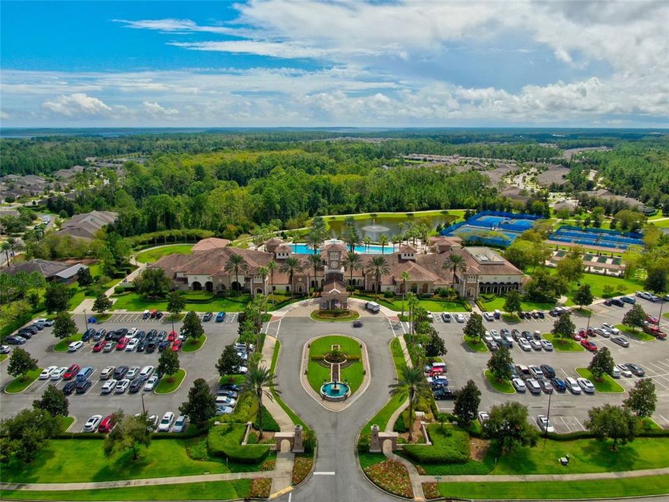 Под контрактом: $398,900 (3 спален, 2 ванн, 1395 Квадратных фут)