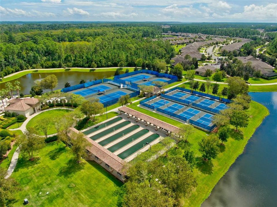 Под контрактом: $398,900 (3 спален, 2 ванн, 1395 Квадратных фут)