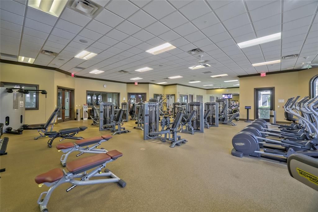 Под контрактом: $398,900 (3 спален, 2 ванн, 1395 Квадратных фут)