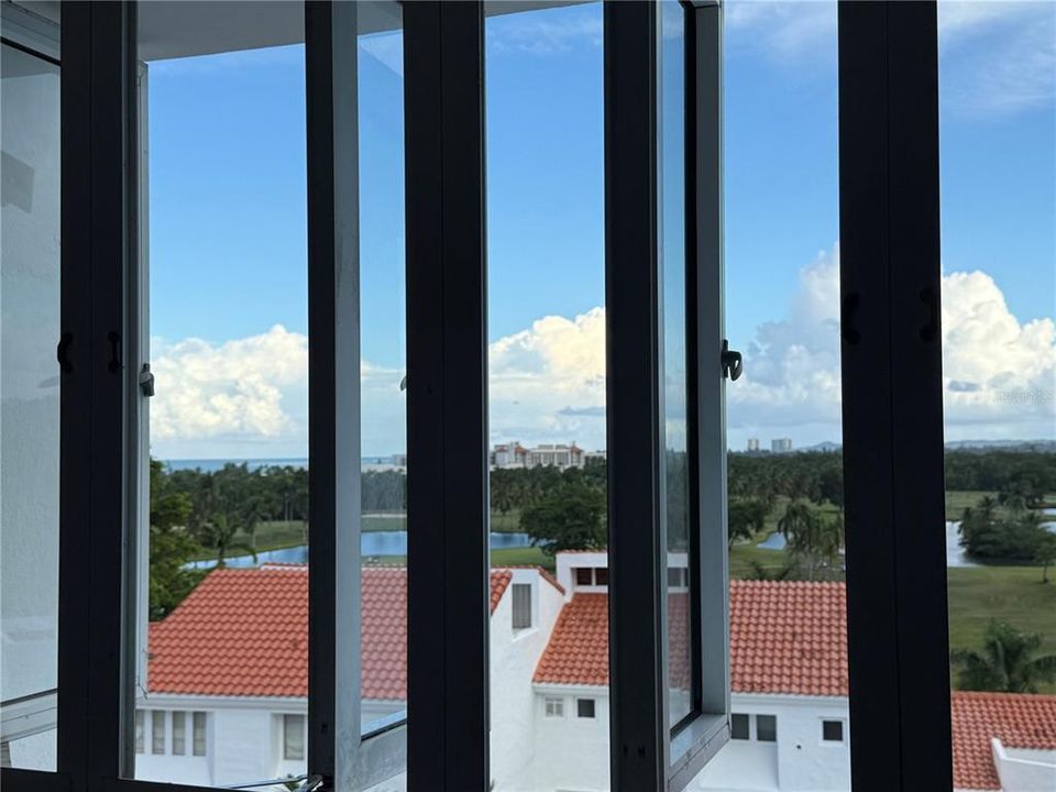 For Sale: $560,000 (2 beds, 3 baths, 1875 Square Feet)