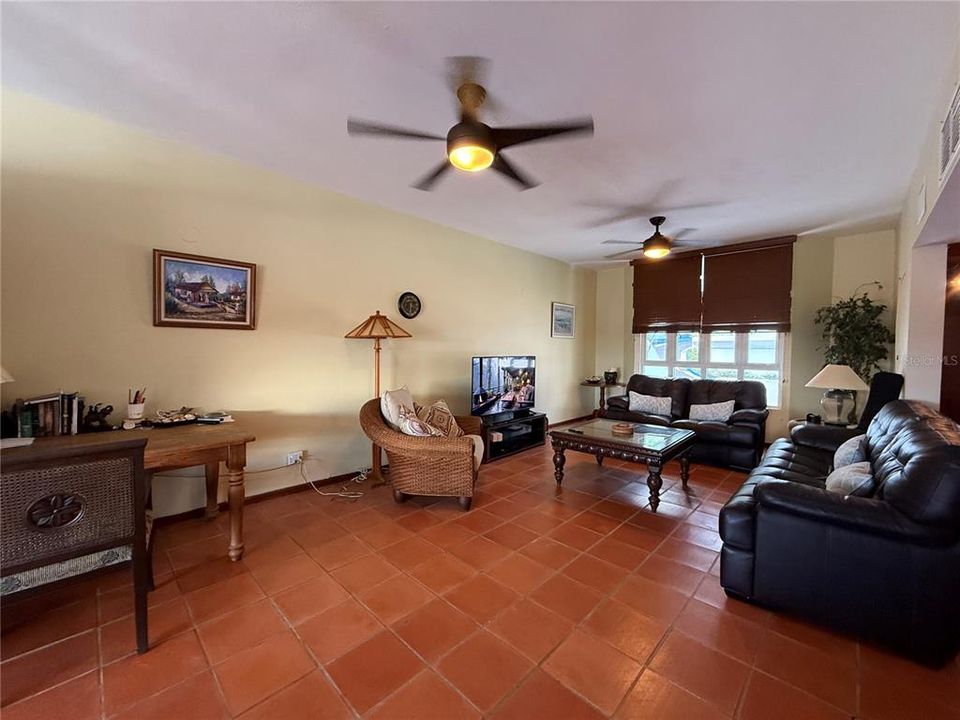 For Sale: $560,000 (2 beds, 3 baths, 1875 Square Feet)