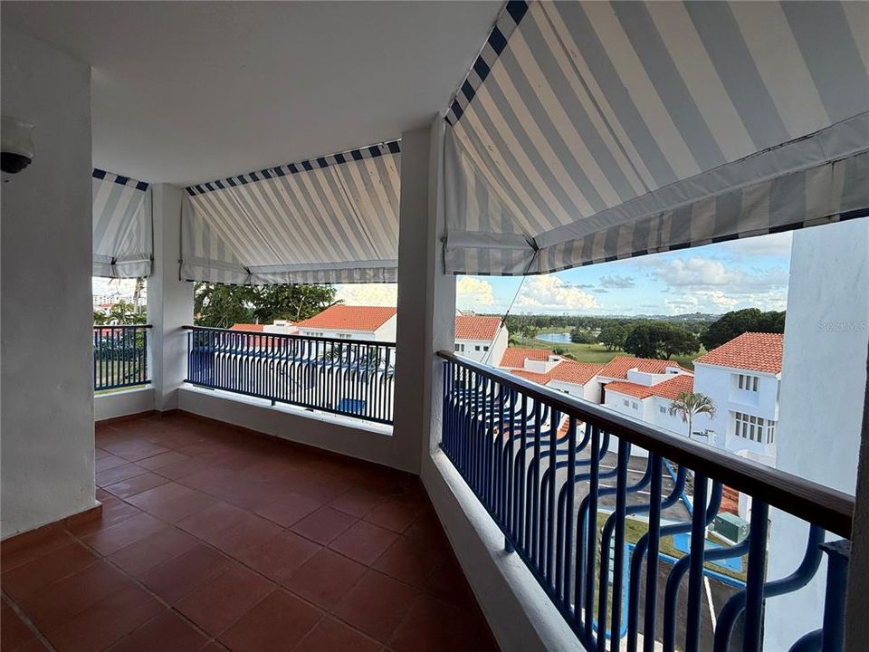 For Sale: $560,000 (2 beds, 3 baths, 1875 Square Feet)