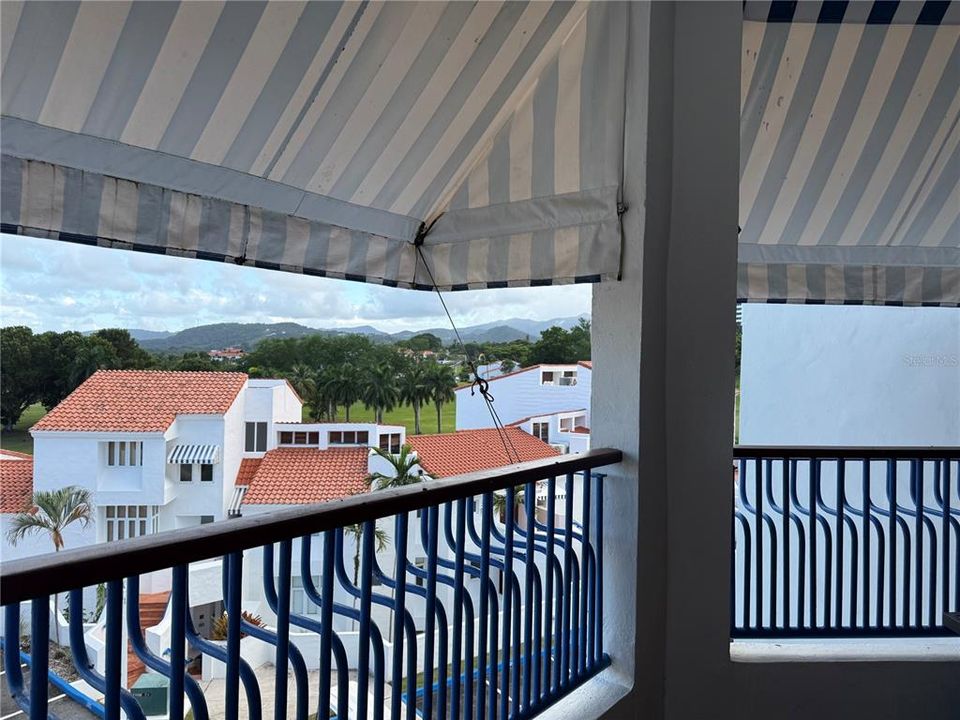 For Sale: $560,000 (2 beds, 3 baths, 1875 Square Feet)