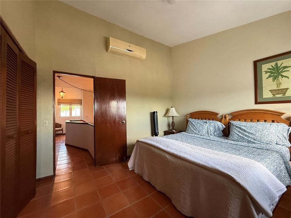 For Sale: $560,000 (2 beds, 3 baths, 1875 Square Feet)