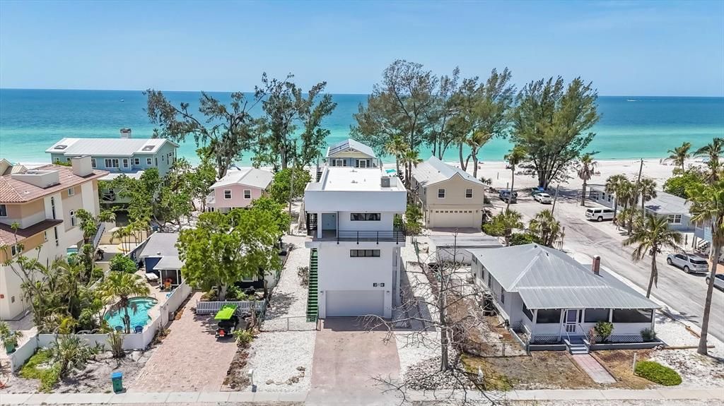 Activo con contrato: $1,690,000 (3 camas, 2 baños, 2262 Pies cuadrados)