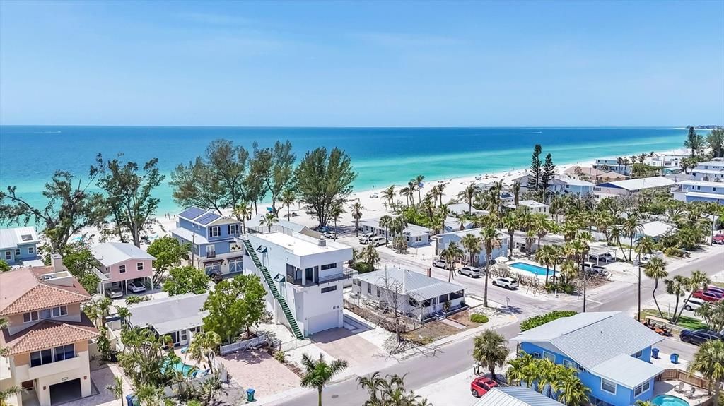 Activo con contrato: $1,690,000 (3 camas, 2 baños, 2262 Pies cuadrados)