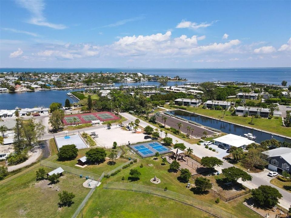 Activo con contrato: $1,690,000 (3 camas, 2 baños, 2262 Pies cuadrados)