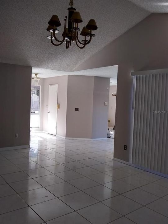 For Sale: $8,500,000 (5 beds, 3 baths, 1614 Square Feet)