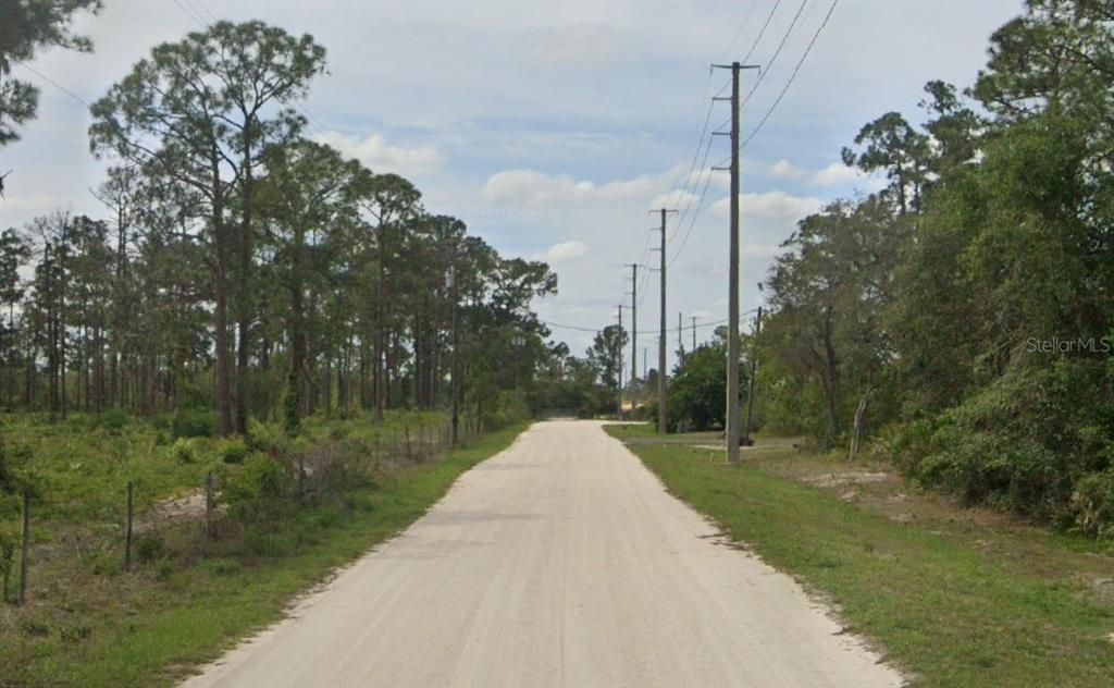 На продажу: $9,995 (0.24 acres)
