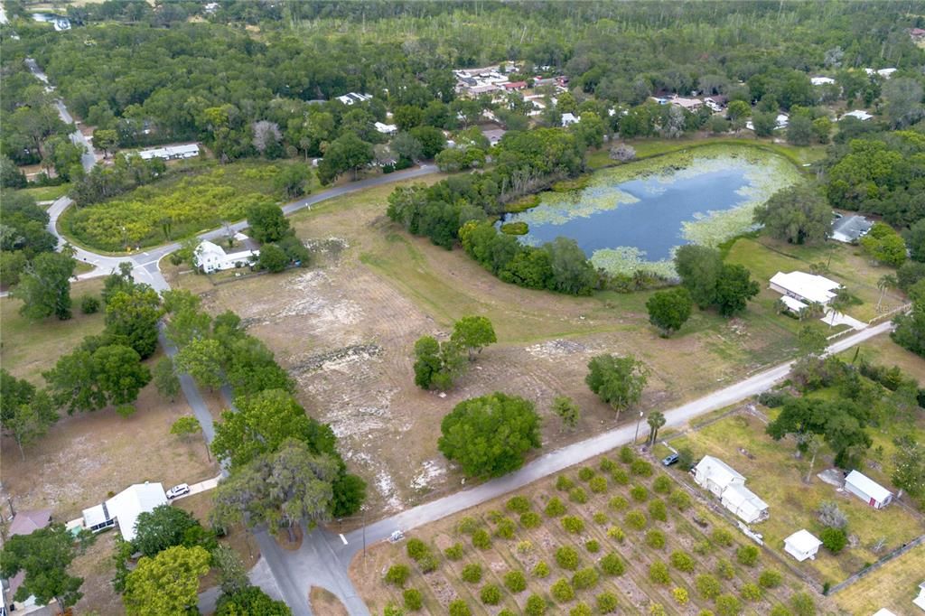 На продажу: $925,000 (7.21 acres)