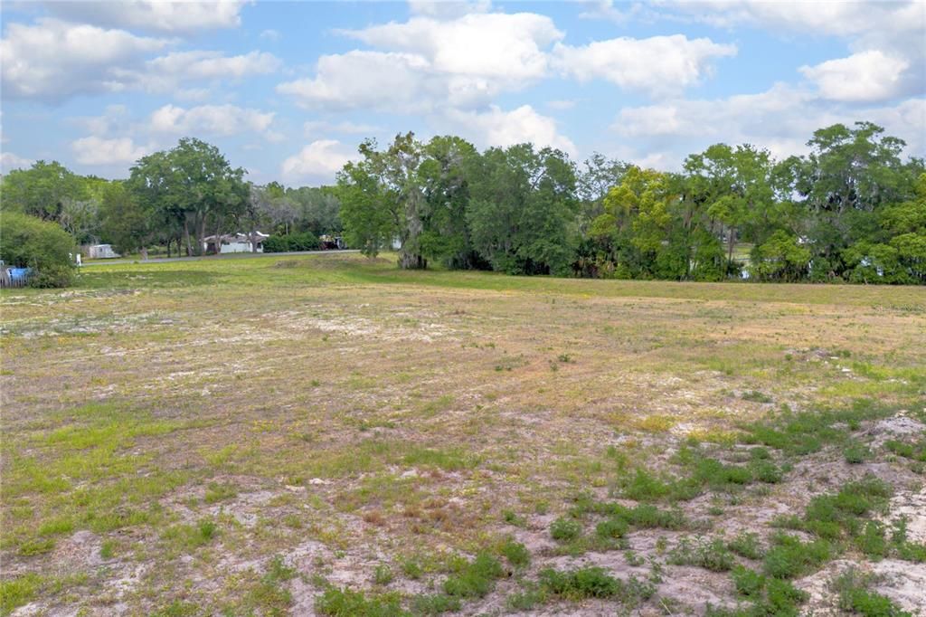 На продажу: $925,000 (7.21 acres)