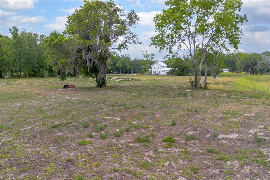На продажу: $925,000 (7.21 acres)